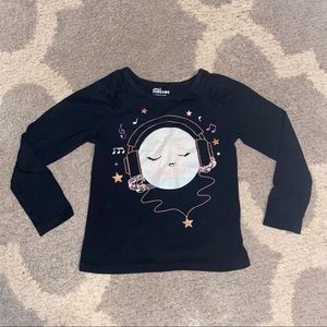 3/$9 or 5/$10 size 5 long sleeve graphic t moon